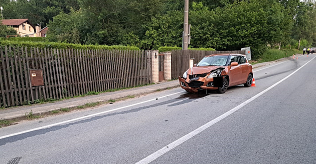 U Českých Budějovic srazilo auto tři lidi. Skončili v nemocnici ve vážném stavu