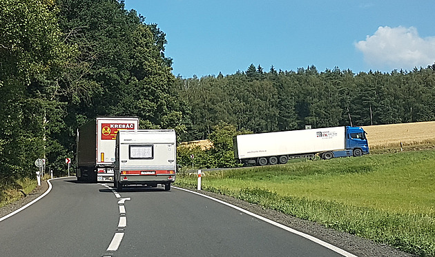 Hlavní tah na Moravu bude po deset dní zavřený, kamiony si zajedou 71 kilometrů
