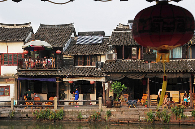 Číňanům brání v lepším žití rudé hukou. Kastuje občany na dvě kategorie