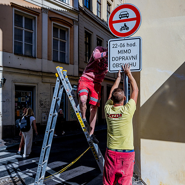 V části centra Prahy začíná platit noční zákaz vjezdu, postihne i taxikáře