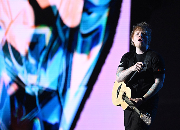 RECENZE: Ed Sheeran v Hradci potěšil a nasytil hlavně oči, uši už méně
