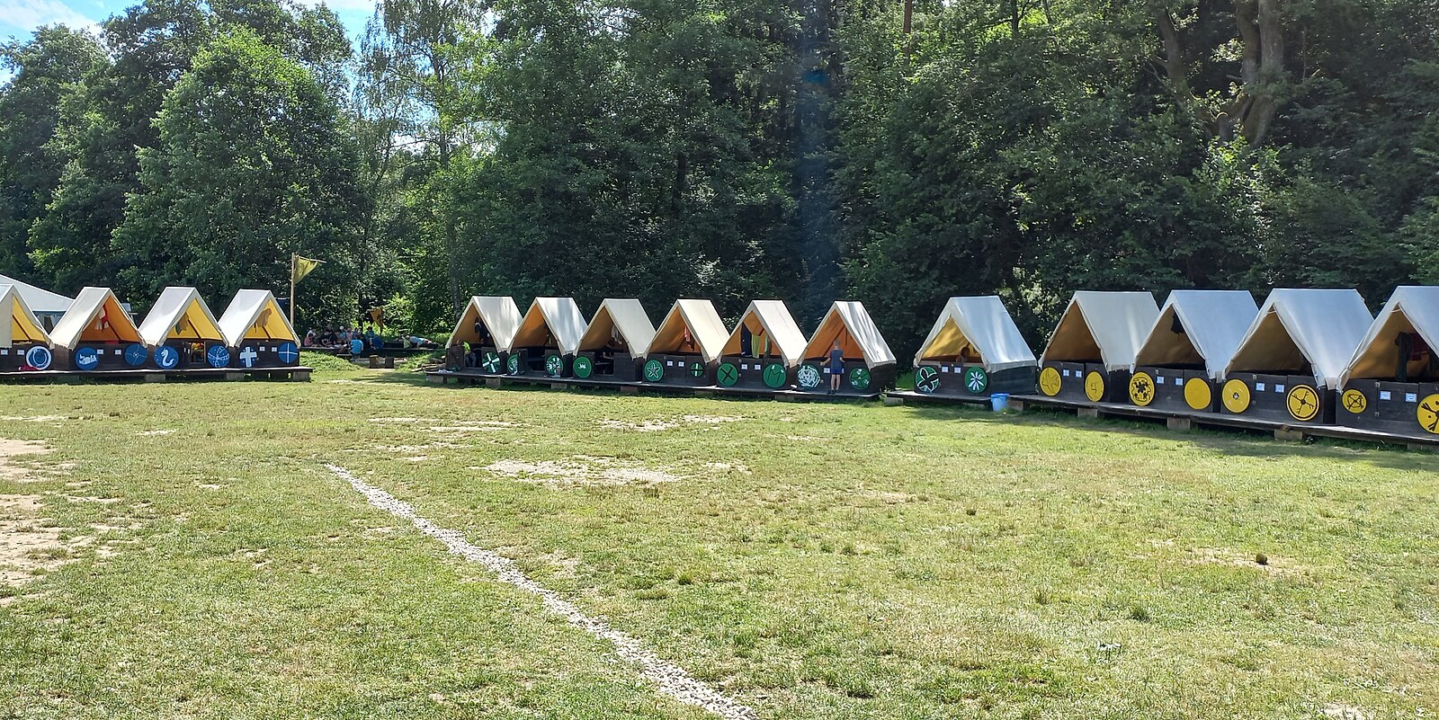 Děti nepotřebují zážitkové násilí, ale reálné zážitky. Bez wi-fi a sociálních sítí | Názory