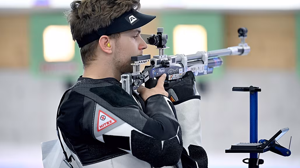 St�elec Ji�í P�ívratský na olympijských hrách v Pa�í�i.