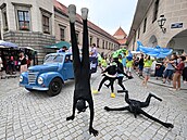 Festival Prázdniny v TelÄi zahájil kostýmovaný průvod s medúzami a rybami