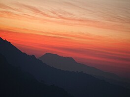 Vesnice ajových plantáí, Idukki ve stát Kerala, psobí malebn. Tedy ne...