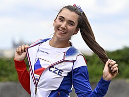 Lukost�elkyn� Marie Horá�ková pózuje v olympijské kolekci pro letní olympijské...