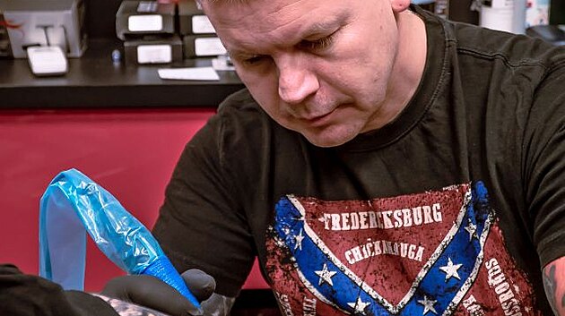 Tetovací studio si Robert Dan�k otev�el v srpnu p�ed t�iceti lety: �Od...