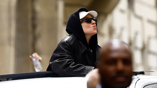 I jin� ne� sportovn� hv�zdy se do Pa��e sj�d�j� na zah�jen� olympijsk�ch her. Cestu si na�la tak� popov� zp�va�ka Lady Gaga.