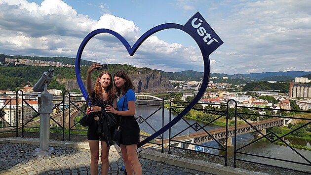 Odkud e je nejhez pohled na st nad Labem? Pece z vletnho zmeku Vtrue. Na magistrtu jsou si atraktivitou msta vdomi, proto sem umstili fotopoint v podob srdce.