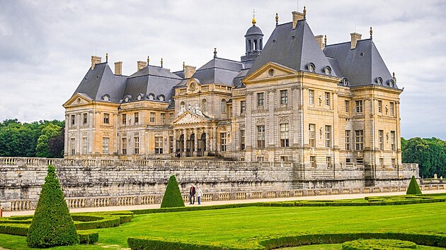 Barokn zmek Vaux-le-Vicomte, 55 km jihovchodn od Pae, se stal pedlohou ke stavb Versailles.