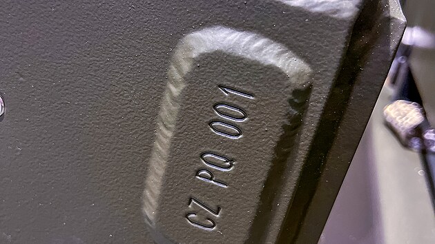 Prvn� prototyp v�e p�sov�ho obrn�nce CV90 pro �eskou arm�du v d�ln�ch ve...