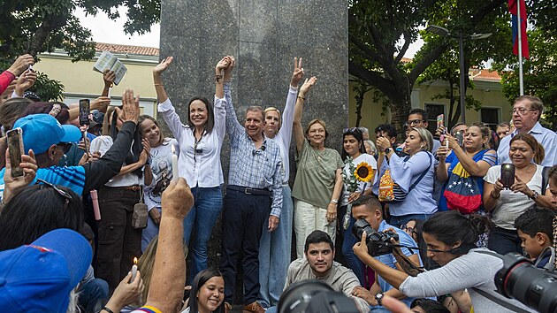 Na prezidenta ve Venezuele oficiln kandiduje bval diplomat Edmundo Gonzlez, skutenou opozin ldryn vak je Mara Corina Machadov, je m kandidaturu zakzanou. (21. ervence 2024)