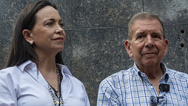 Na prezidenta ve Venezuele oficiln kandiduje bval diplomat Edmundo Gonzlez, skutenou opozin ldryn vak je Mara Corina Machadov, je m kandidaturu zakzanou. (21. ervence 2024)
