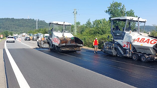 Oprava tykilometrovho seku silnice I/35 u Moravsk Tebov mla pvodn zabrat skoro dva msce. Stavebn prce se poda zkrtit o msc.