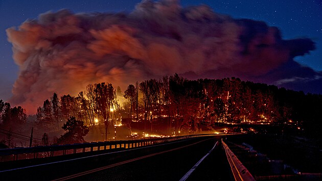 Por v obci Forest Ranch nedaleko kalifornskho msta Chico. (27. ervence 2024)