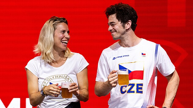 Fanouky v Cabaretu Sauvage pobavila Eva Adamczykov i na pdiu s manelem Markem, kter je herec.