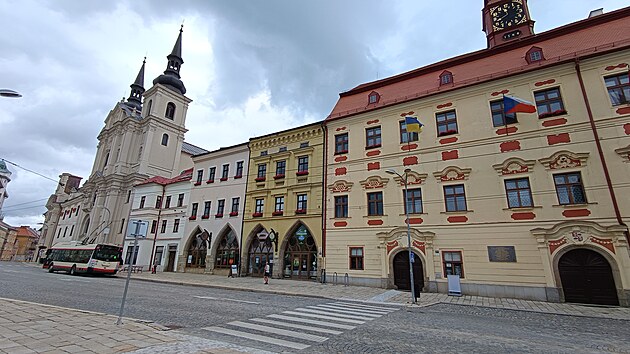 V prostorch nkdej Radnin restaurace na Masarykov nmst v Jihlav m vzniknout prodejna okoldovch specialit, kavrna a cukrrna. Nov pronajmatel objektu ale mus pokat na rekonstrukci historickho domu, kterou magistrt pipravuje.