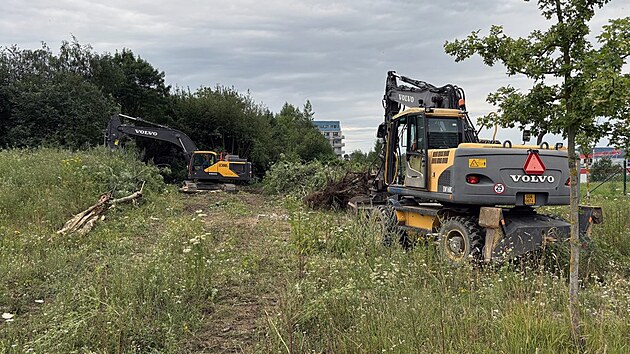 Stavba novho parkovit v arelu jihlavsk nemocnice je teprve na samm zatku, dokonena by mla bt letos na podzim. Dky kamee se d sledovat, jak prce pokrauj.