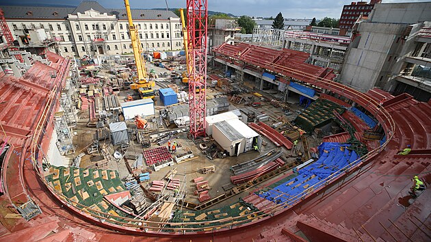 Jihlavsk Horck multifunkn arna m za sebou skoro rok od zahjen vstavby. Prce jsou stle ve fzi hrub stavby. Do zimy by mlo bt dlo zasteeno. Kompletn hotovo pak na podzim ptho roku. (24. ervence 2024)