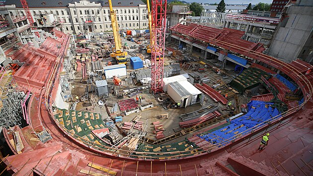 Jihlavsk Horck multifunkn arna m za sebou skoro rok od zahjen vstavby. Prce jsou stle ve fzi hrub stavby. Do zimy by mlo bt dlo zasteeno. Kompletn hotovo pak na podzim ptho roku. (24. ervence 2024)