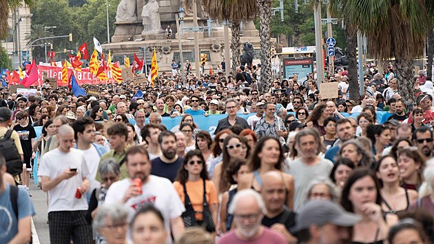 Obyvatelé Barcelony protestovali proti masovému turismu. (6. �ervence 2024)