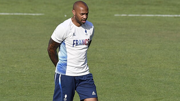 Thierry Henry na trninku francouzskho olympijskho tmu.