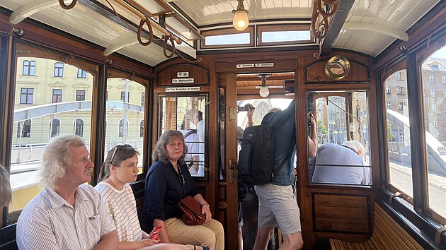 Do ulic Olomouce po 68 letech znovu vyjela obnoven historick tramvaj slo 16, kter tu jezdila v letech 1914 a 1956. (22. ervence 2024)