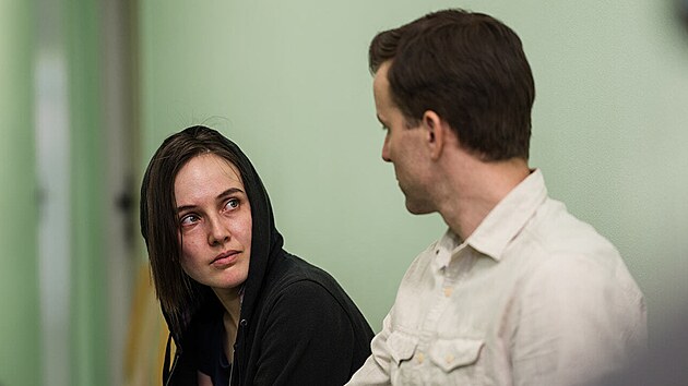 Tereza Ramba a Miloslav König ve filmu Zápisník alkoholičky (2024)