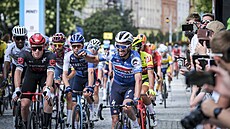 Julian Alaphilippe dojídí do cíle první etapy Czech Tour a má pro se radovat....