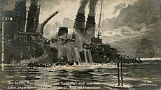 Francouzský pancéový kiník Léon Gambetta se po zásahu dvou torpéd...