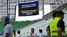 P�ed dohráním zápasu u� byli diváci z ochoz� vykázáni.