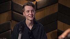 Hostem po�adu Rozst�el je herec Vojt�ch Vodochodský.