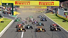 Start Velké ceny Ma�arska.