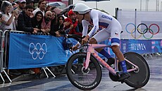eský cyklista Mathias Vacek absolvuje olympijskou asovku.