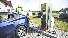 Test veejných nabíjecích stanic elektromobil
