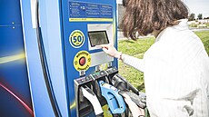 Test veejnch nabjecch stanic elektromobil