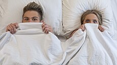 Pozor. Nebezpe�í orgasmické propasti �íhá na heterosexuální mu�e a �eny v�ech...