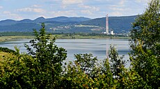 Jezero Milada. Vodní plocha, která vznikla zatopením bývalého hndouhelného...