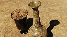 Archeologové v Hole�ov� odkryli poh�ebi�t� z doby st�hování národ�. Na snímku...
