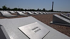 Poh�eb ruských voják� v Luhanské oblasti na Ukrajin� (6. �ervence 2024).