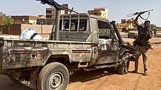 �lenové polovojenských Jednotek rychlé podpory (RSF), které v Súdánu bojují s...