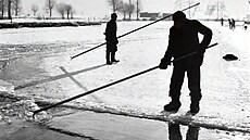 K dobývání ledu nepostradatelného k chlazení piva poslouila v minulosti zmrzlá...