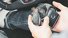 Klí�ky od vozu za milion �i dva byste nikomu neznámému z�ejm� nep�edali....