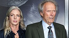 Clint Eastwood a Christina Sandera v roce 2018.