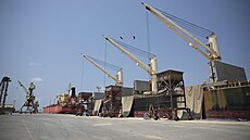 Jemenský pístav Hudajdá. (29. záí 2018)