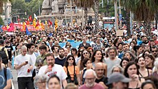 Obyvatelé Barcelony protestovali proti masovému turismu. (6. ervence 2024)