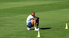 Thierry Henry na tréninku francouzského olympijského týmu.
