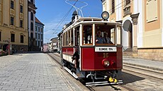 Do ulic Olomouce po 68 letech znovu vyjela obnovená historická tramvaj íslo...