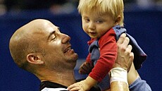 André Agassi se synem Jadenem (2003)
