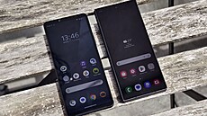 Samsung Galaxy Z Fold 6 a Sony Xperia 10 VI